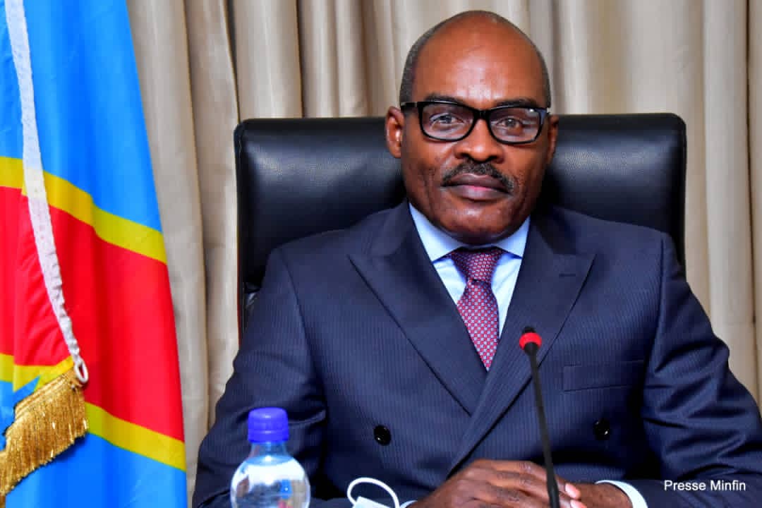 RDC-Mobilisation des recettes : Séance de travail entre le Ministre des Finances Nicolas KAZADI Kadima et Les régies financières “DGRAD, DGI ET DGDA”.
