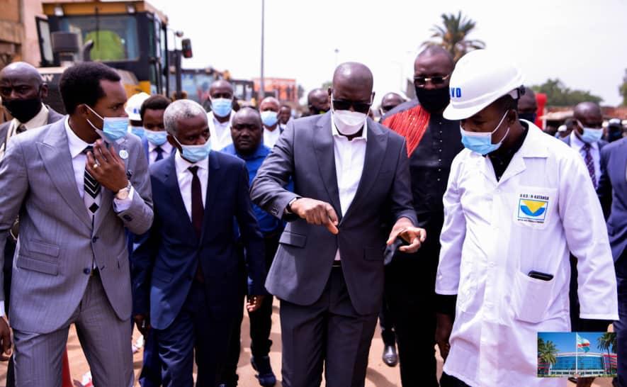 Kyabula et les élus de la ville en inspection des chantiers à Likasi