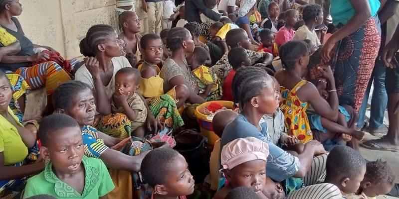 Bandundu : les déplacés de Kwamouth bénéficient des vivres distribués par la Croix-Rouge de la RDC