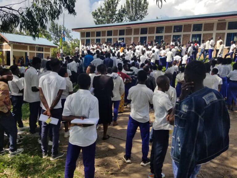 Nord-Ubangi : Clôture de l’année scolaire et proclamation sans bulletins aux élèves de Gbadolite