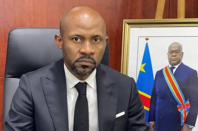 RDC : Le porte-parole du gouvernement soutient la révision de la constitution prônée par le Chef de l’État