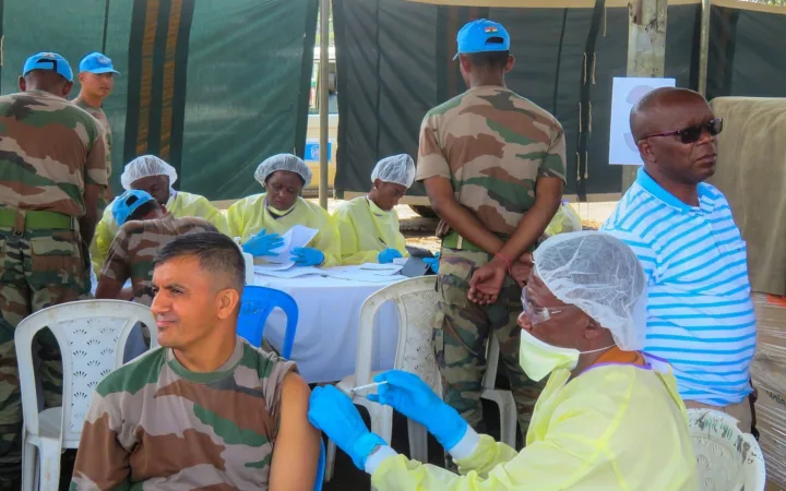 Tshopo : la vaccination des soignants contre Ebola démarre à Kisangani