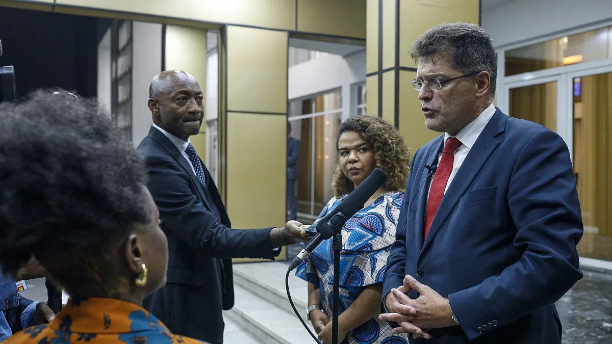 RDC : le suivi sécuritaire domine une journée gouvernementale entre Doha, Bangui et Ebola